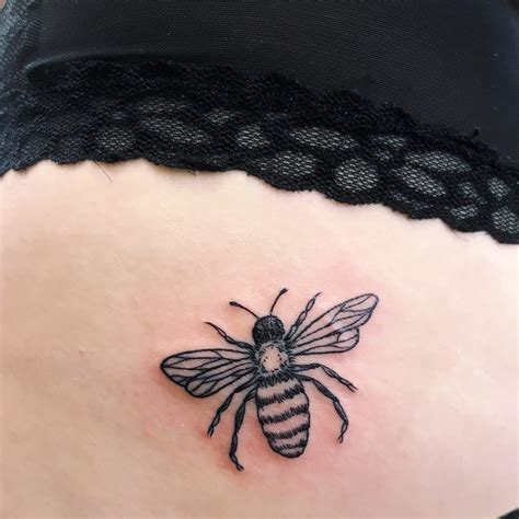 honeybee tattoo|realistic honey bee tattoo.